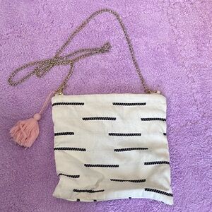 Tribe Alive White and Black Patterned Crossbody Bag